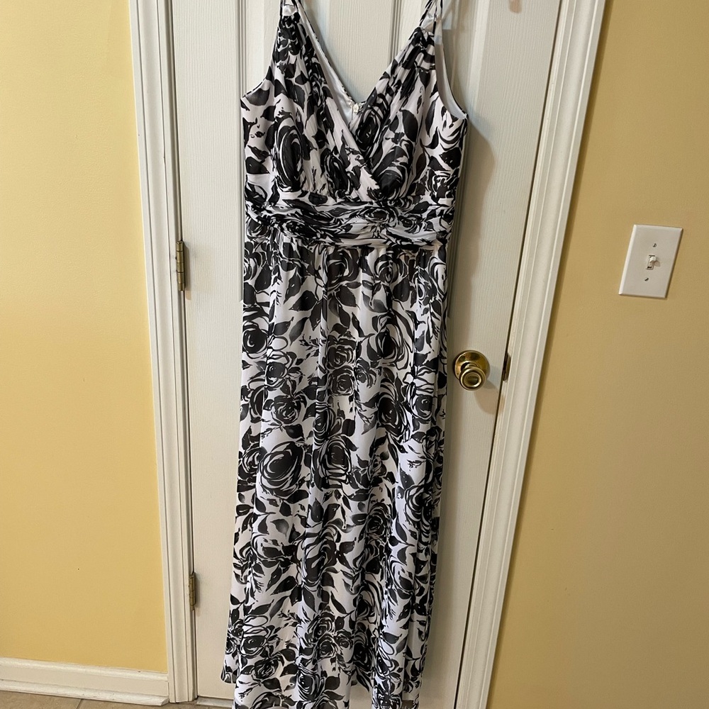 White House Black Market Black and White Floral Surplice Maxi Dress
